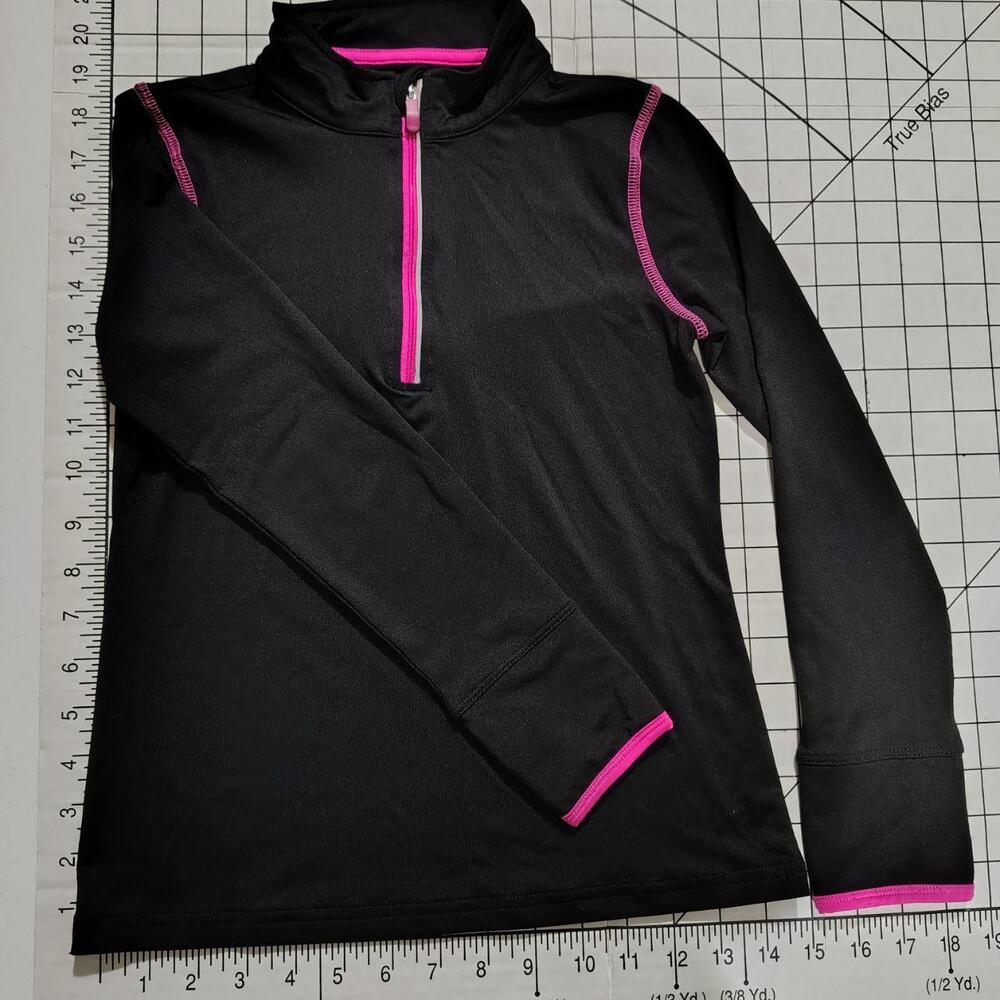 Black/pink active wear.